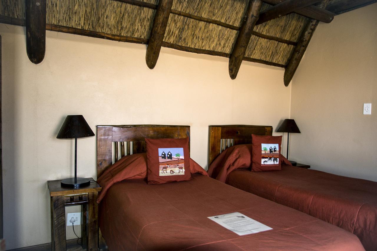 Xaus Lodge Twee Rivieren Extérieur photo
