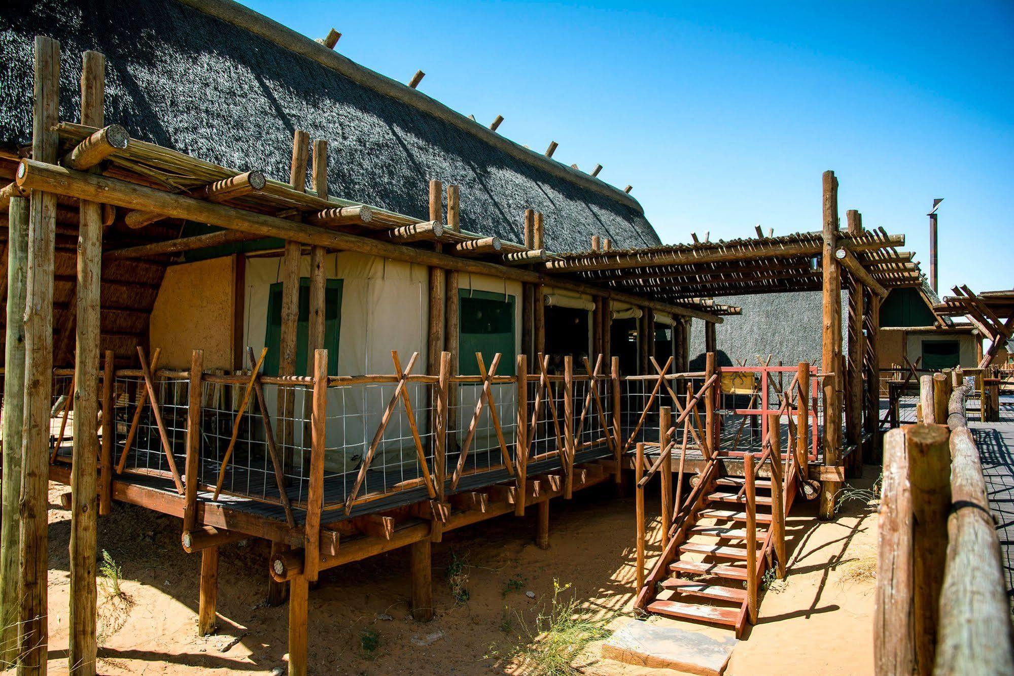 Xaus Lodge Twee Rivieren Extérieur photo